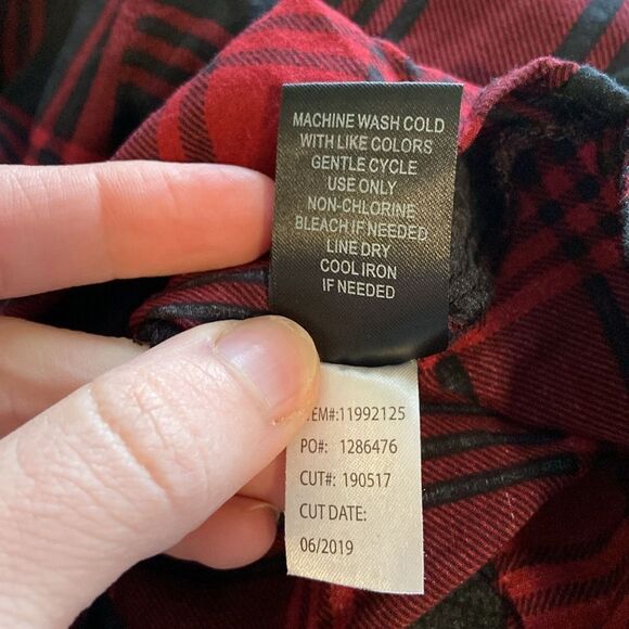 Torrid Red & Black Plaid Button Front Lightweight Short Sleeve Blouse Size 1 - Picture 8 of 8